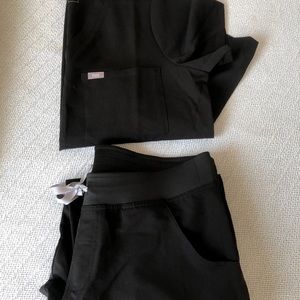 FIGS SCRUB SET - BLACK COLOR - NEW WITH TAGS